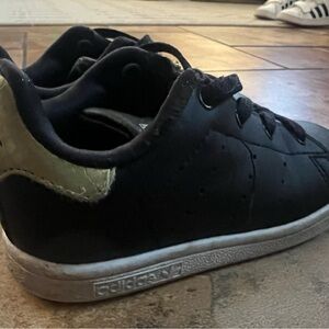 Adidas Stan Smith toddler size 8 Black and Gold Sneakers